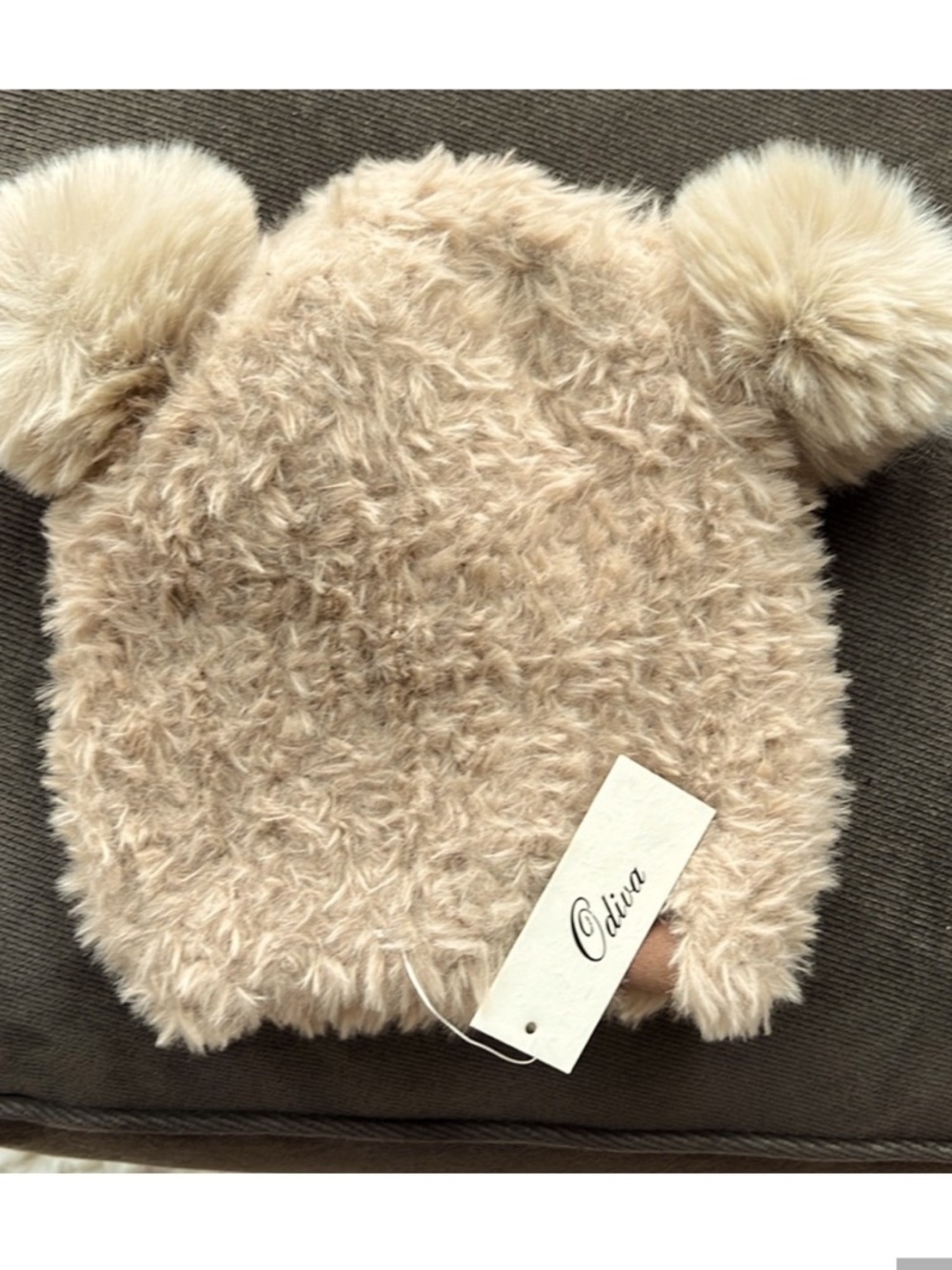 Odina NWT Cream Faux Fur Pom Beanie - Women's Hat